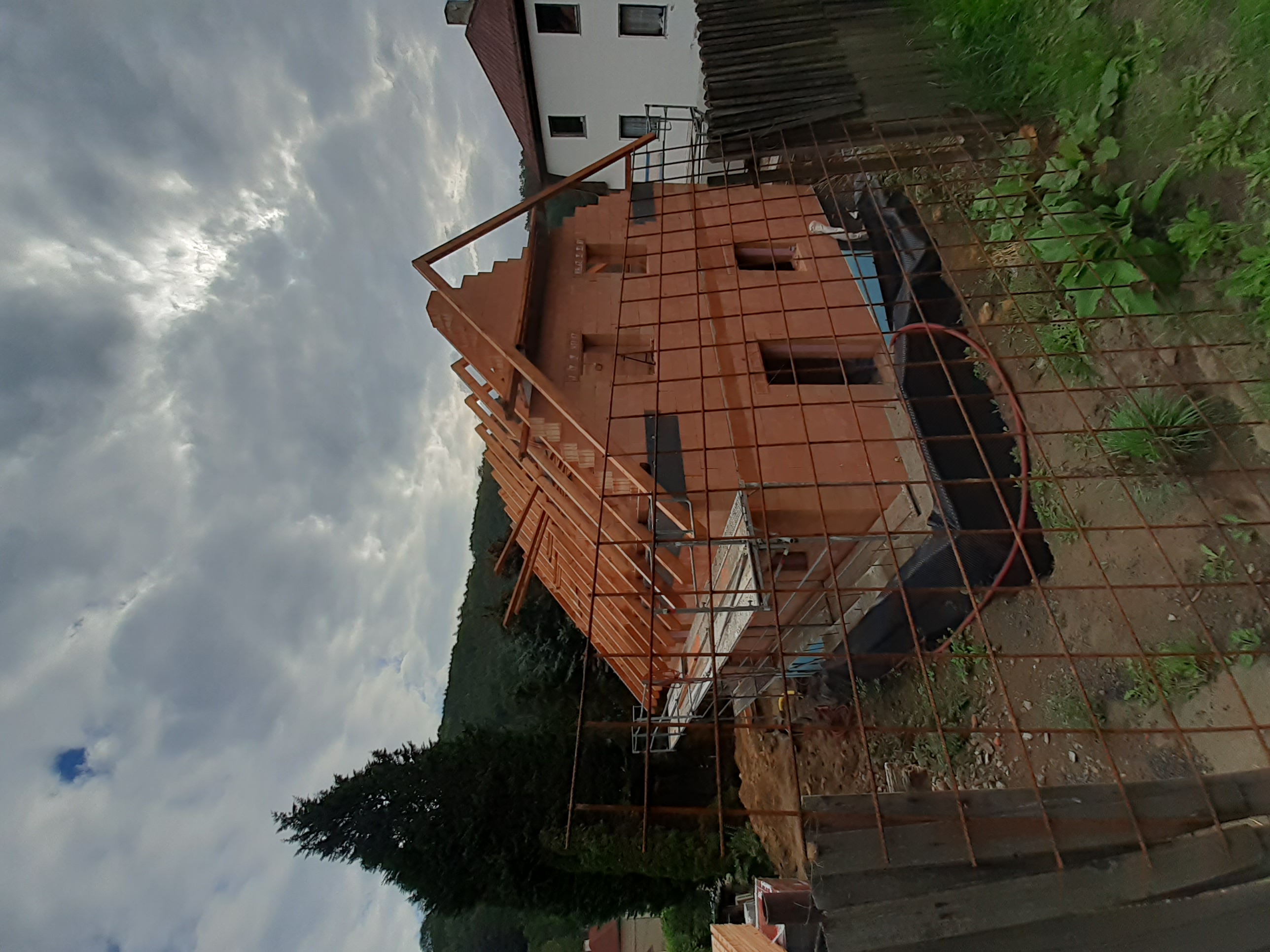 Hrubá stavba